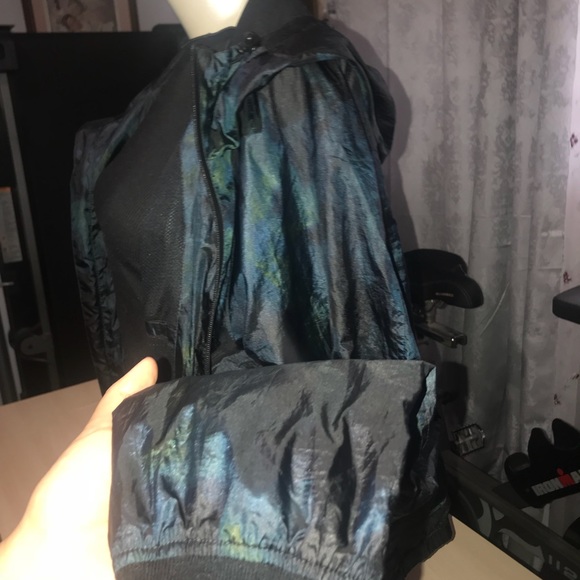 Cool windbreaker - Picture 4 of 6